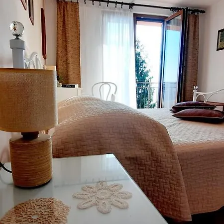 Nyaraló Milica *